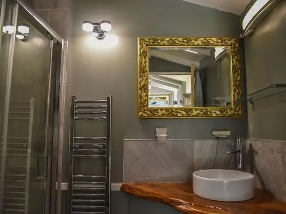 24 Ward Avenue - Banyo Tipleri