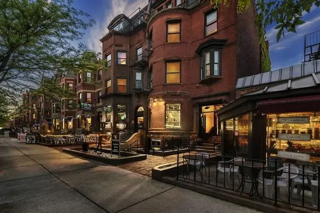 245 Newbury St