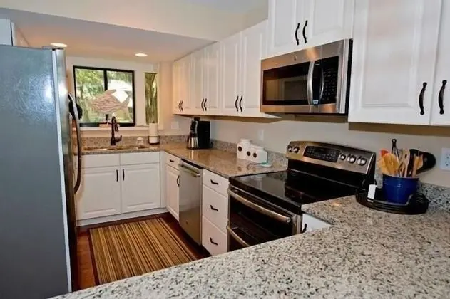 2455 Inland Harbour at The Sea Pines Resort - Mutfak