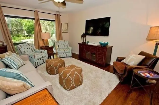 2455 Inland Harbour at The Sea Pines Resort - Oda Düzeni