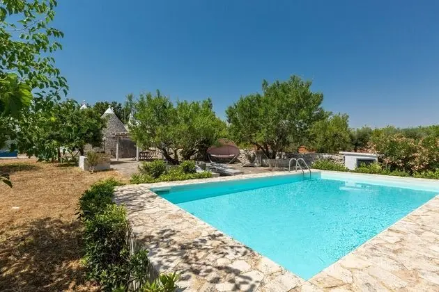 2496 Trullo Chiaro di Luna by Perle di Puglia