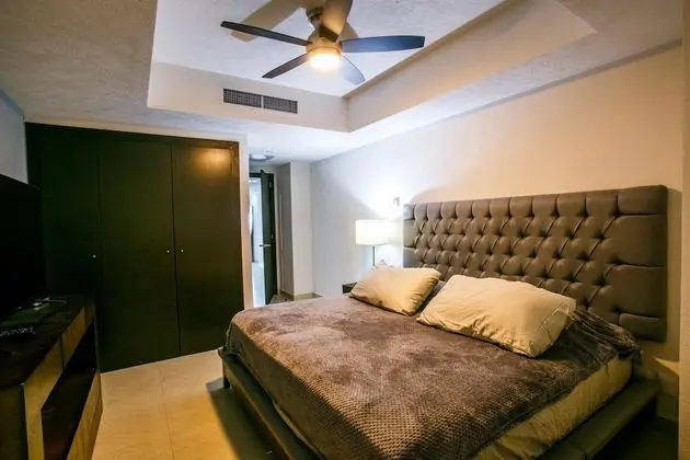 24th Floor Beachfront 1 Bedroom - Oda