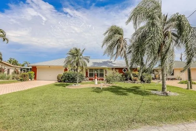 250 Albatross Street