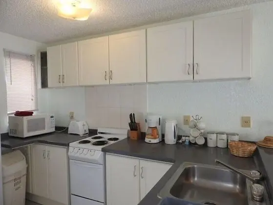 Villa 251B at Jolly Harbour - Mutfak