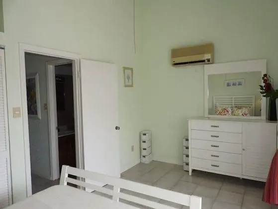 Villa 251B at Jolly Harbour - Oda