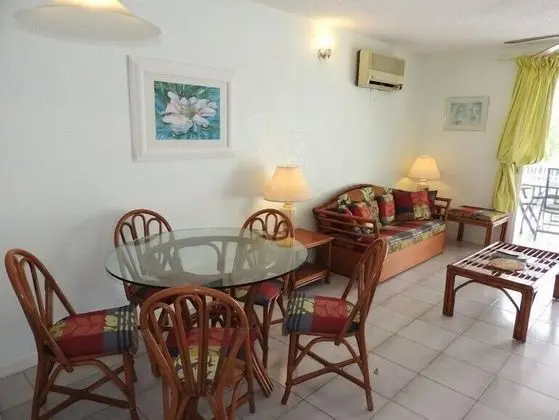 Villa 251B at Jolly Harbour - Oda Düzeni
