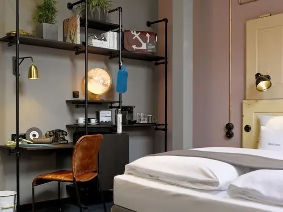25hours Hotel Altes Hafenamt - Oda