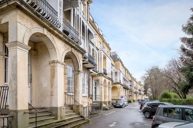 27 Lansdown Place