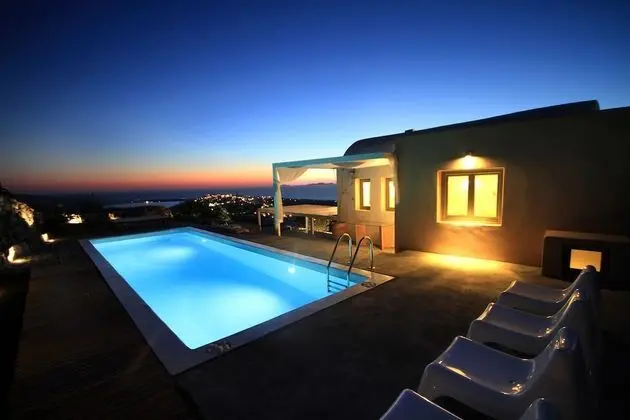 270 Oia's View