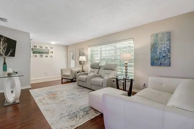 2709 SW 49th St - Dış Mekan