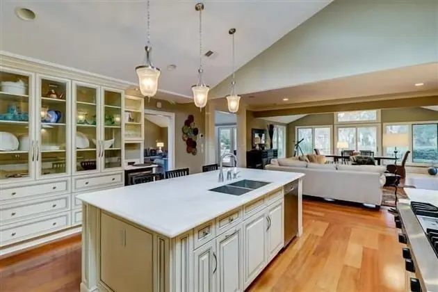 28 Marsh Drive at The Sea Pines Resort - Mutfak