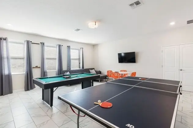 2957 FS Storey Lake - Luxury 6 Bed Single Family - Oda