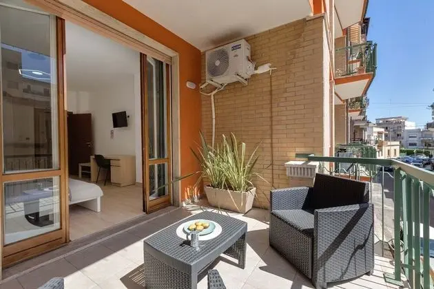 2983 Floating Apartment by Barbarhouse