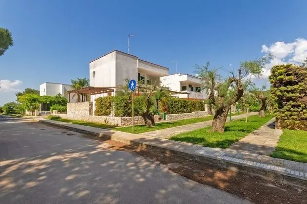 2987 Villa Brunilda by Barbarhouse