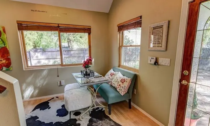 2BD Chic Cottage Mtns Walk Everywhere - Yerinde Yemek