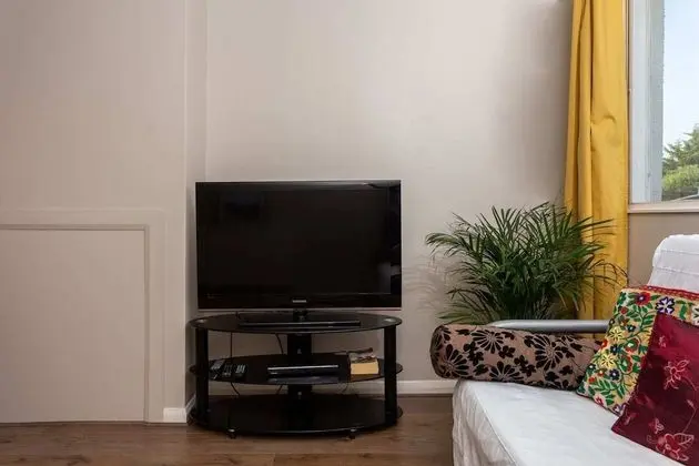 2BD Garden Flat in South London