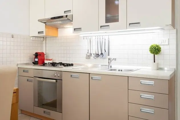 2bdr Apartment With Balcony Near Maksimir - İç Mekan