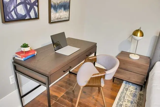 2br/2ba Shotgun Home in Lower Garden by Domio - İç Mekan