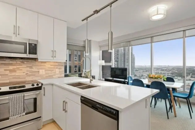 2BR 2BA Stampede and Calgary Tower View Free Park - Oda