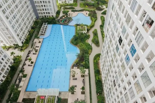 2BR Apartment with Study Room at M-Town Residence