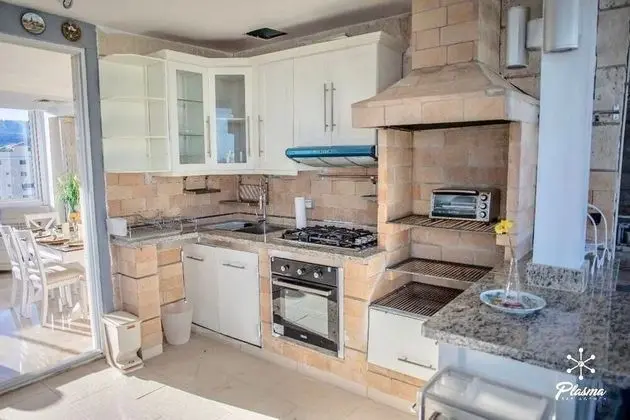 2BR Apt Naco at Torre Kensington by ASVR - Mutfak