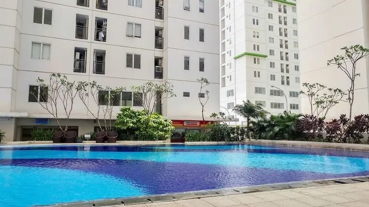 2BR Bassura City Apartment with Nice Interior Design - Havuz