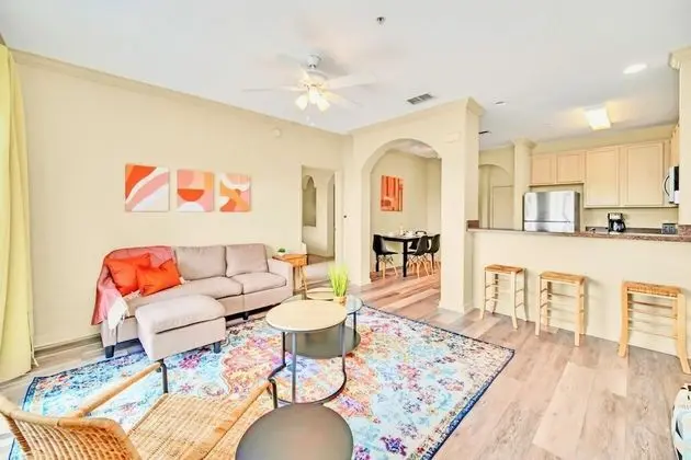 2BR Condo With Hot tub and Pool Near Disney