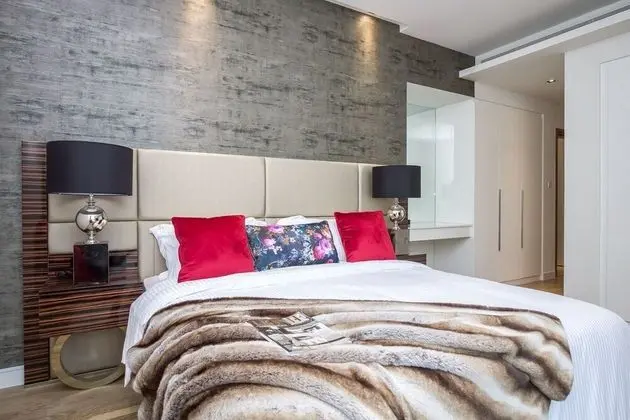 2BR Corner Unit Huge Balcony CityWalk B1 - Oda