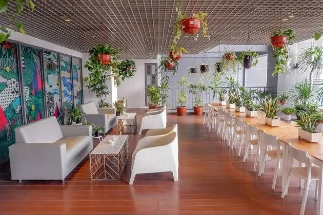 2BR Cozy and Modern L'Avenue Apartment - Lobi