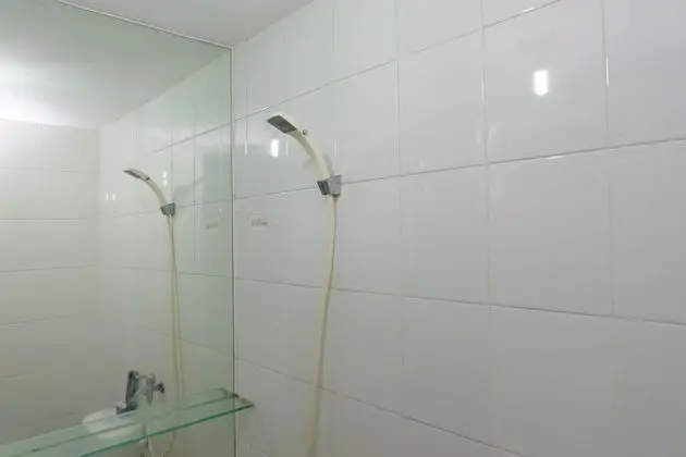 2Br With Cozy Style At Bassura City Apartment - Banyo Tipleri