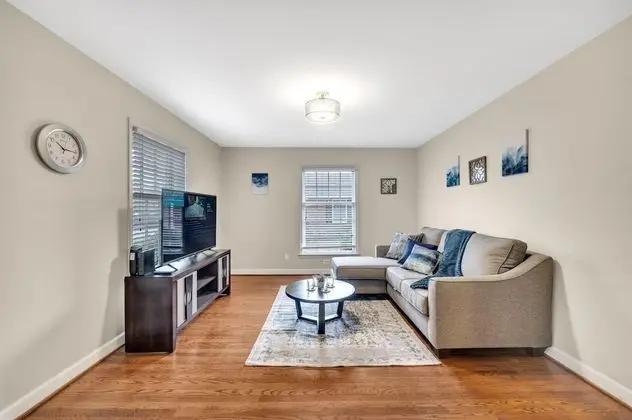 2BR Duplex - Near Uptown Charlotte