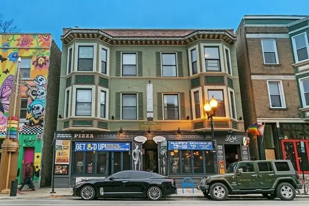2BR Furnished Apartment in Boystown