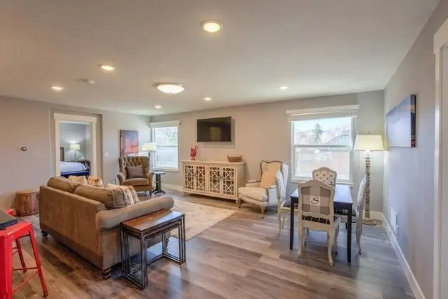 2BR Modern & Chic Comfy Home in Old Colorado - Oda Düzeni