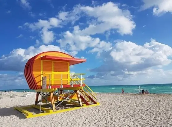 2BR Ocean Drive. Newly Renovated