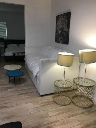 2BR Ocean Drive. Newly Renovated - Oda Düzeni