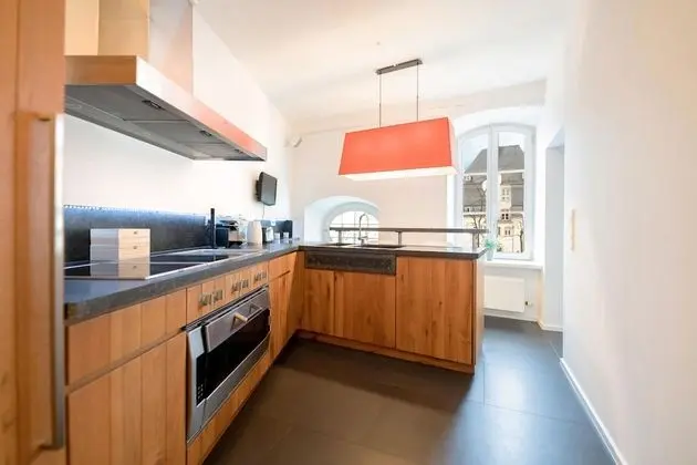 2BR Open Space Apt - City Center Gem - Mutfak