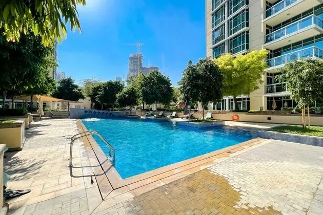 2BR The Residences Burj Fountain View - Havuz