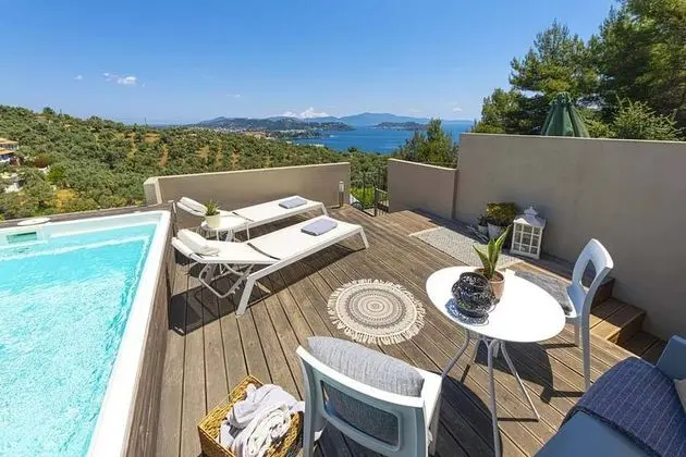2br Suite White gea With Private Pool
