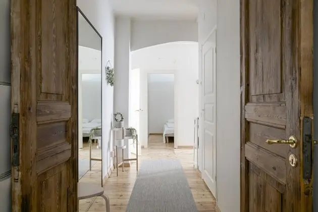 2ndhomes Central 85m2 2BR Apartment