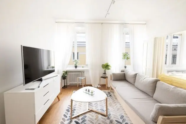 2ndhomes Cozy & Modern Top Floor Home