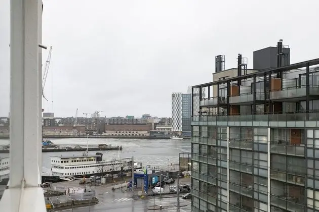 2ndhomes Modern 2BR Apartment w Balcony - 1