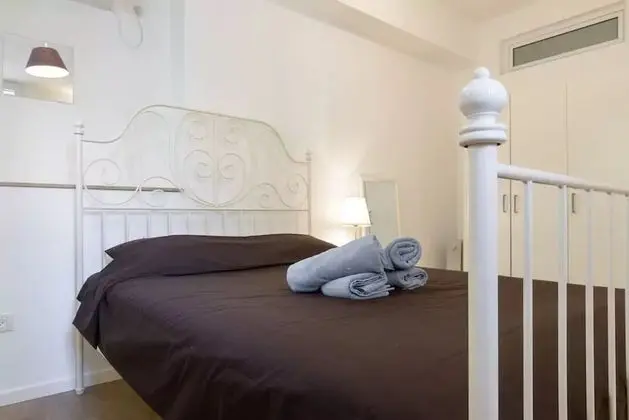 2Rooms Perfect Location  1Min to  Beach