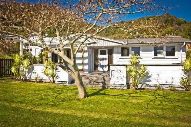 3 & 4 Bedroom Houses in Seaview Crescent