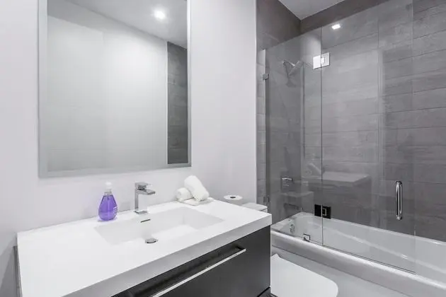 3 BDR Downtown Luxury Loft-spacious, Safe & Secure - Banyo Tipleri
