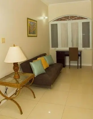 3 bdrm Town House at Runaway Bay - İç Mekan