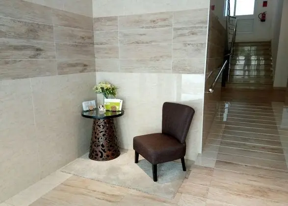 3 Bed Apartment on the Beach - Lobi