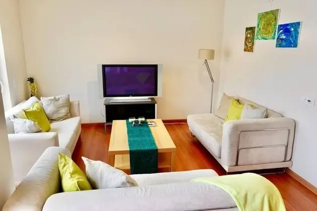 3-bed Apartment in Town Centre With Beach Access! - Öne Çıkan Resim