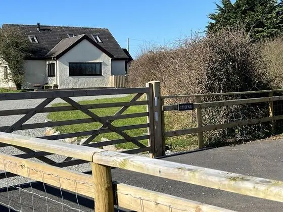 3 Bed Detached Cottage- Log Burner, Mountain Views