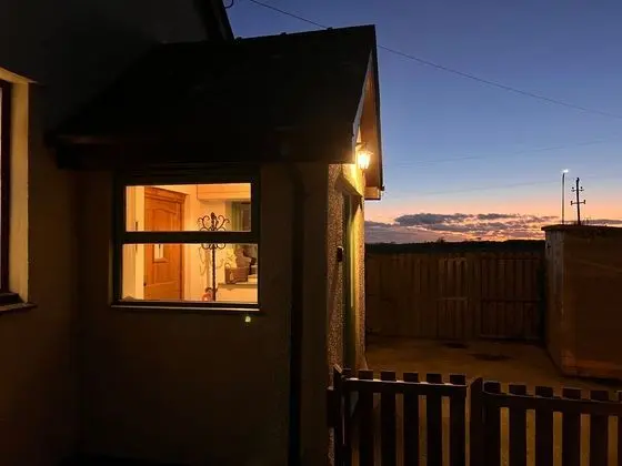 3 Bed Detached Cottage- Log Burner, Mountain Views - Dış Mekan