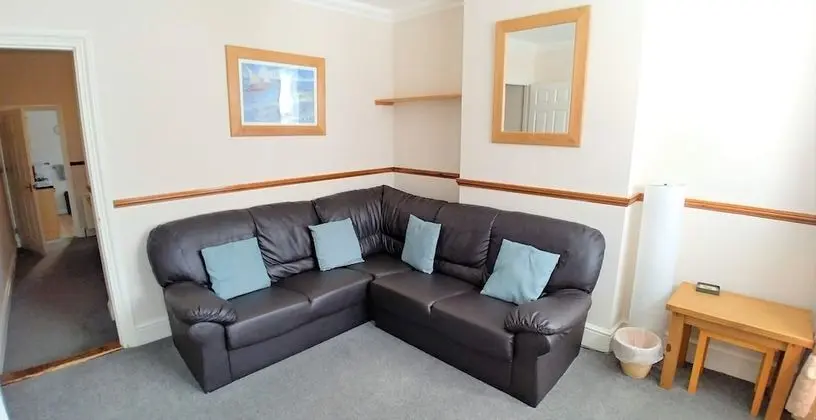 3-bed House With Superfast Wi-fi, DW Lettings 15vr - Oda Düzeni
